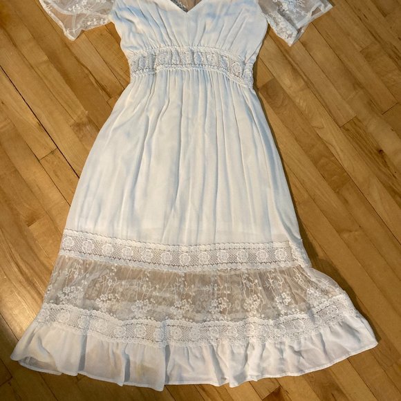 White flowing summer dress - Picture 3 of 5